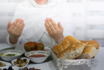 نداءات الرحمن لأهل الإيمان - النداء الثالث (في أكل الحلال وشكر الله على ذلك)